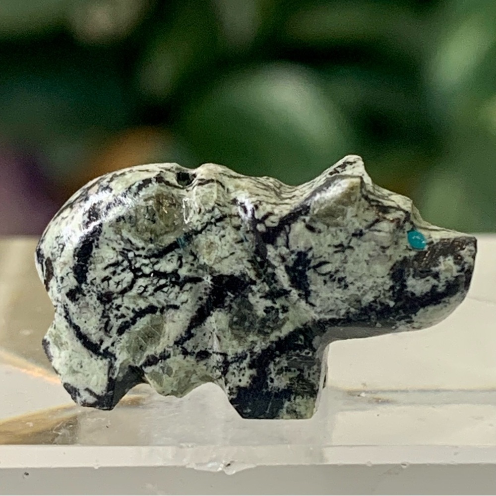 Native American Style Zuni Bear Fetish Bead Carved Stone Miniature Animal .9"